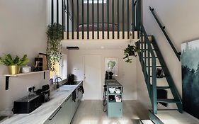 Ashburton Unique Studio House, Close To Cookery School, Private Entrance & Parking